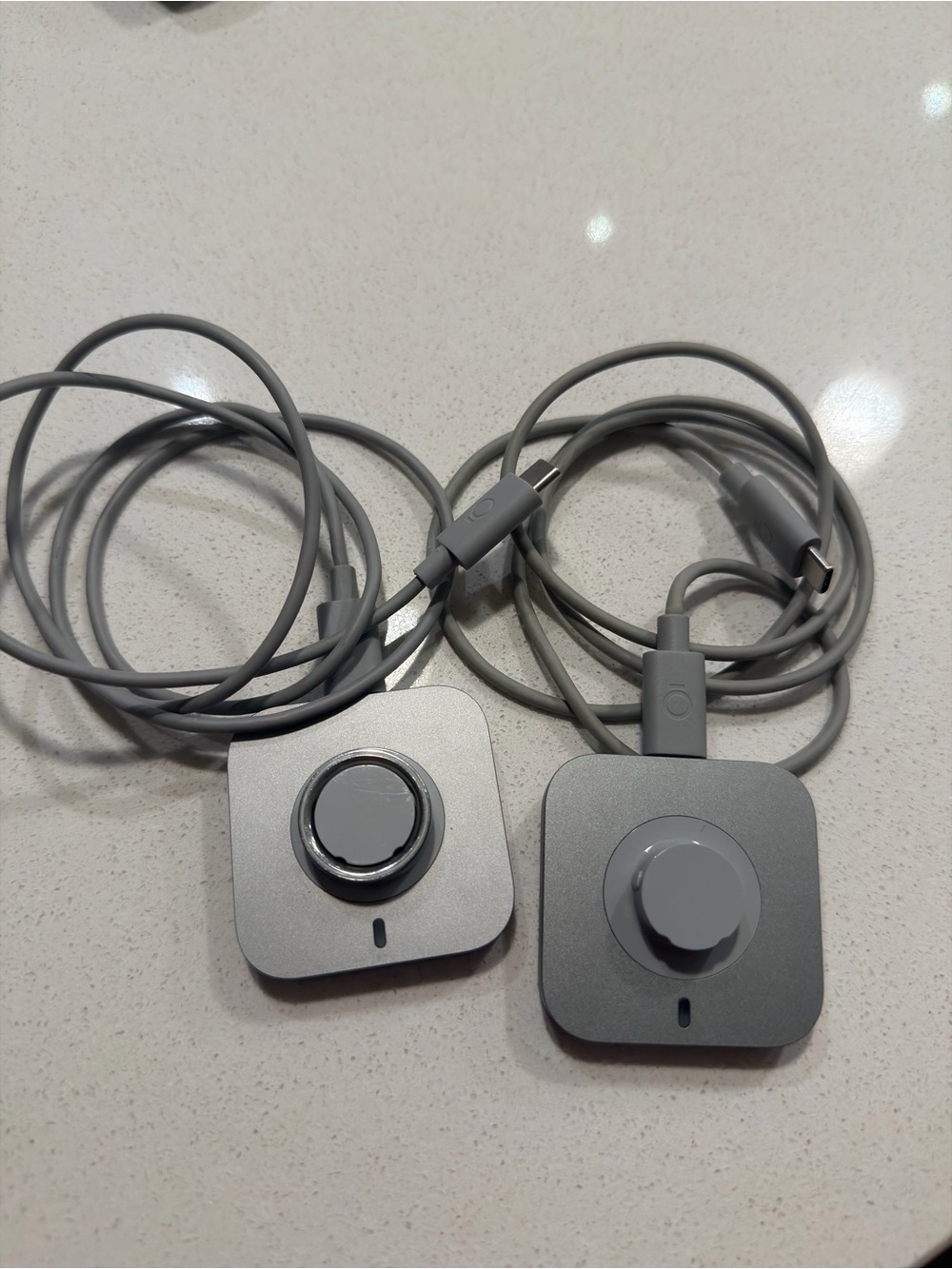 Oura Ring Generation 4, Silver, Size 8 with two charging startions